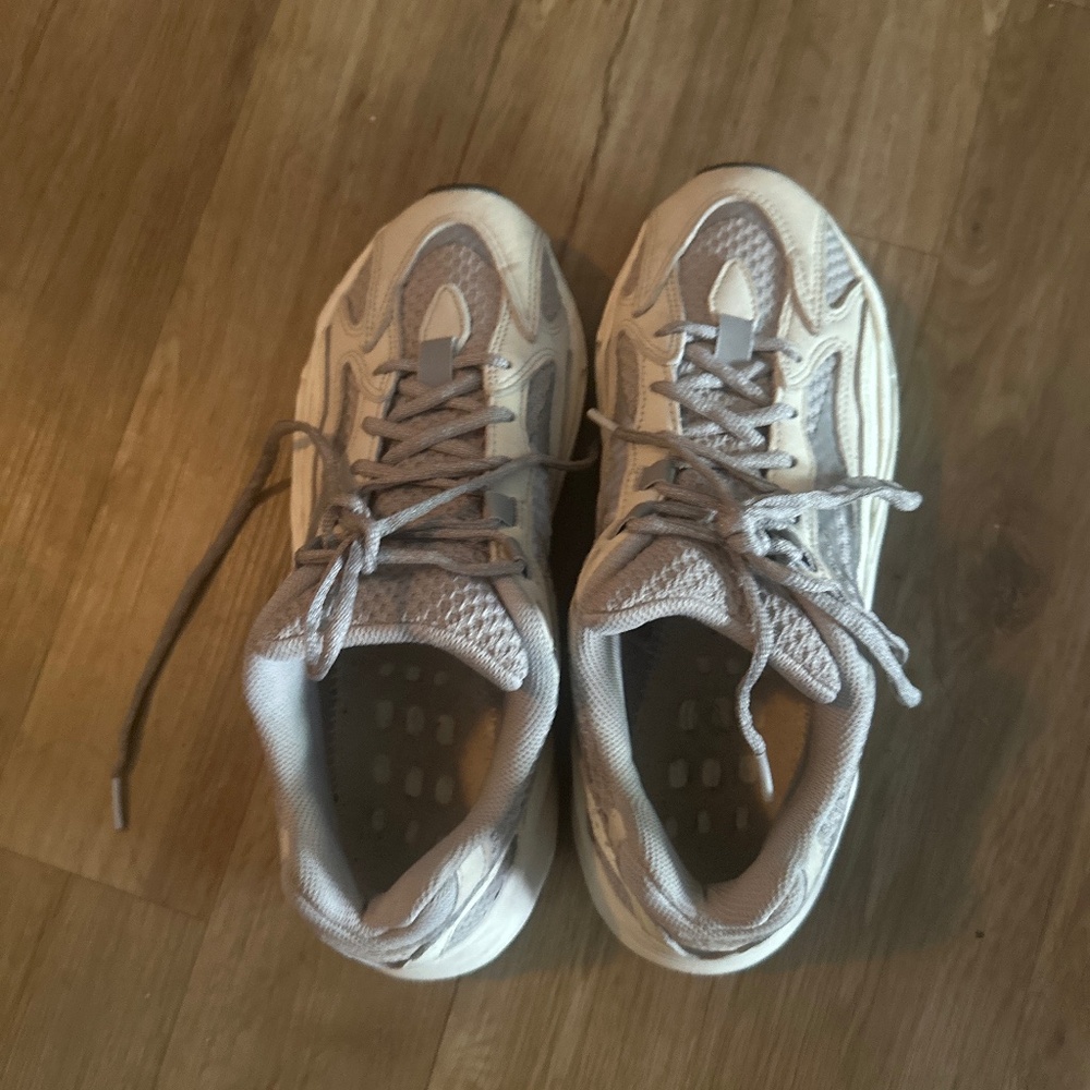 Yeezy static 750